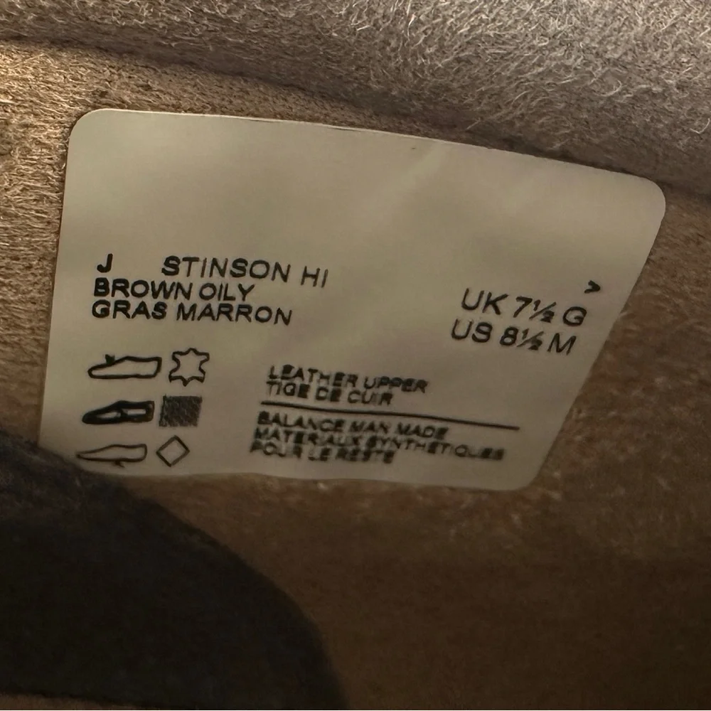 Clark’s Men’s 8.5‎ M Wallabee Boot Beeswax Brown Rubber Sole